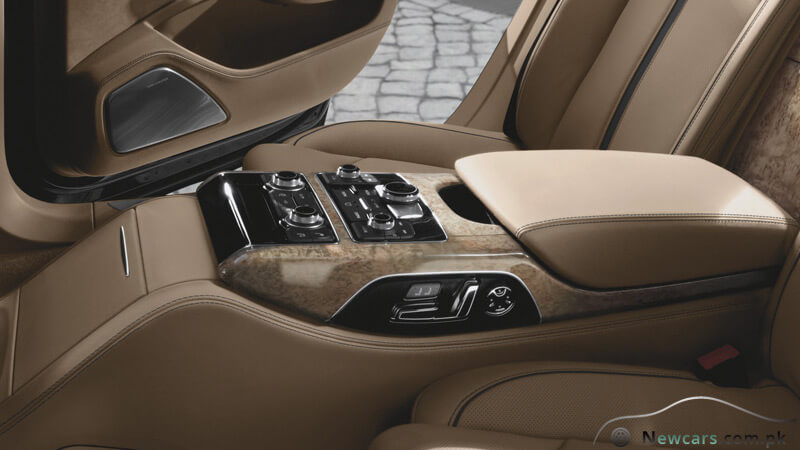 Audi A8 4-zone Automatic Air Conditioning