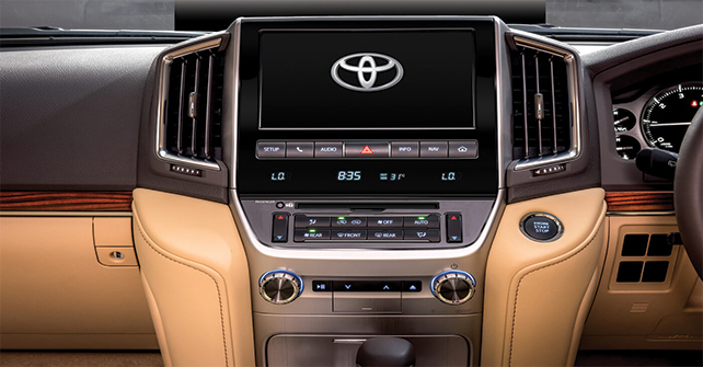 Toyota Land Cruiser Dashboard View