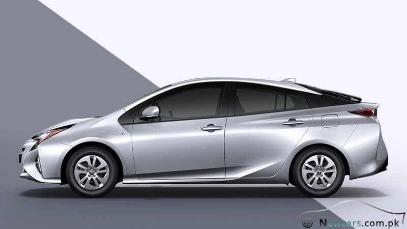 Toyota Prius 2018 Side View