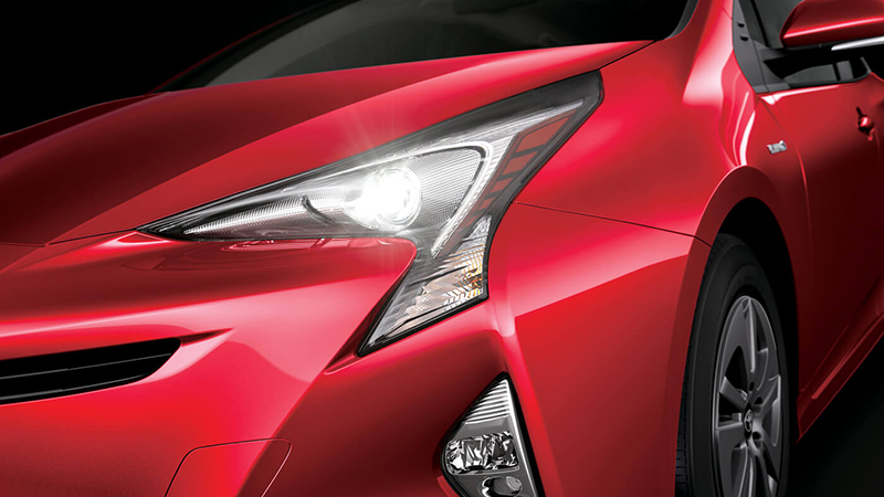 Toyota Prius 2022 Front Light View